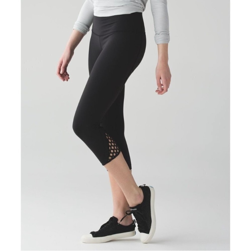 Lululemon True Self Black Crop ll Leggings Lattice Detail Size 8